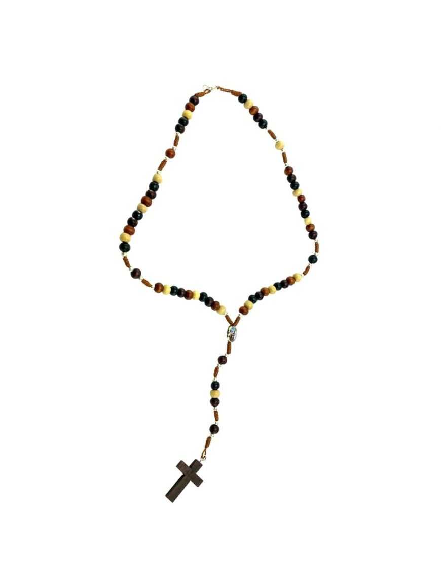 Collier en perle avec une croix