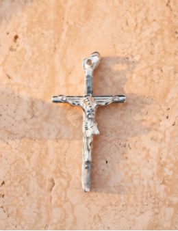 Pendentif Crucifix argent avec christ rhodié