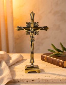 Crucifix sur pied ou calvaire bronze moderne 18 cm