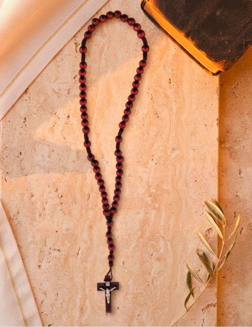 Chapelet dominicain en bois bordeaux, sur corde