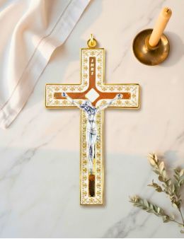 Crucifix métallique avec émail blanc et Christ