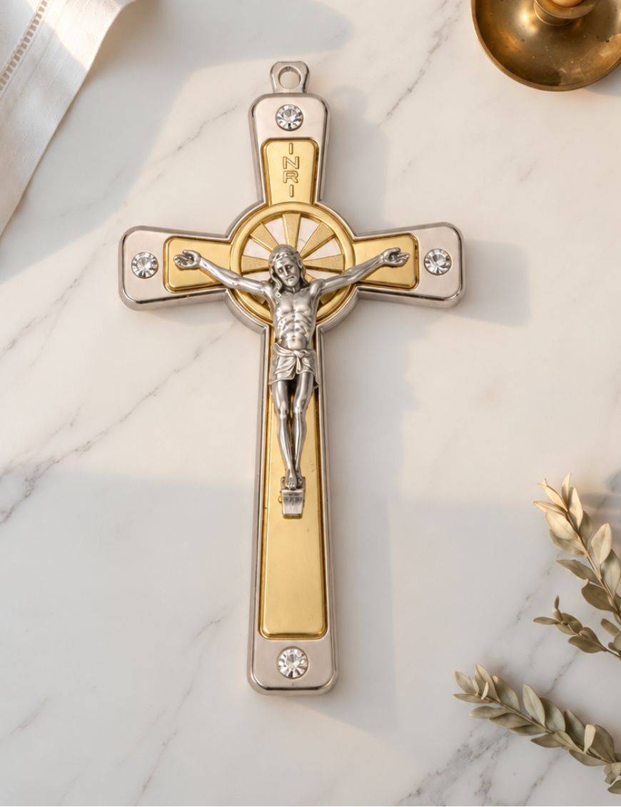 Crucifix / croix métal argenté et doré avec brillants 12 cm
