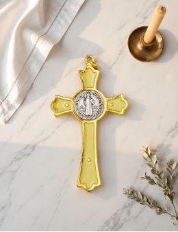 Crucifix / Croix de Saint Benoit en métal doré et émail coloré