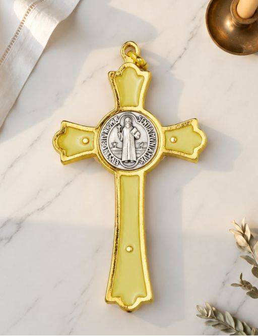 Crucifix / Croix de Saint Benoit en métal doré et émail coloré