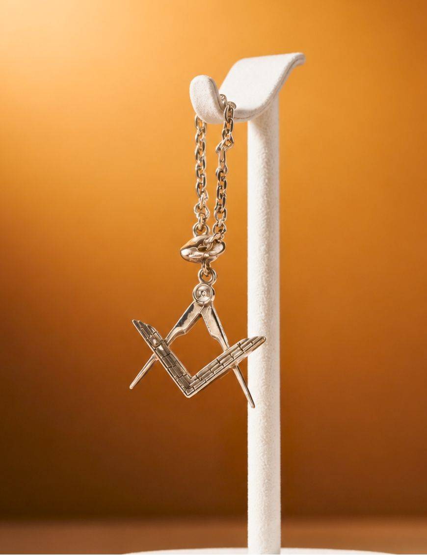 symbole franc macon et sa boite