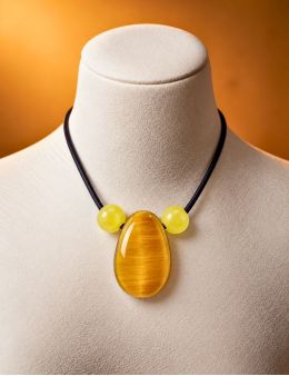 Collier corde et pierres, composition unique Oeil de tigre et calcite jaune