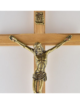 Crucifix en bois clair 22 cm