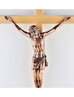 Croix en bois clair 45 cm et Christ en cuivre