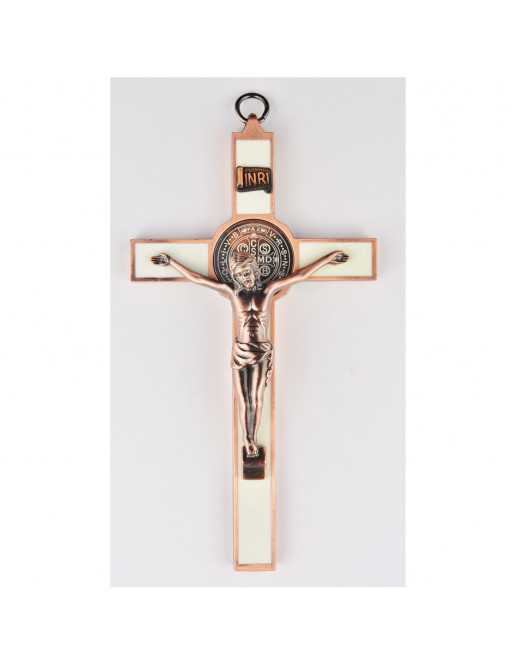 Croix Saint Benoit en métal avec émail blanc et Christ argenté