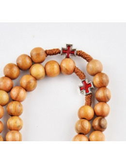 Chapelet en bois avec croix celtiques émaillées rouges