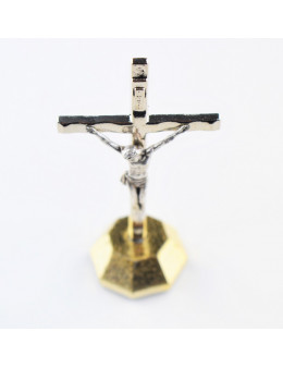 Crucifix métal argenté avec socle doré 6 cm