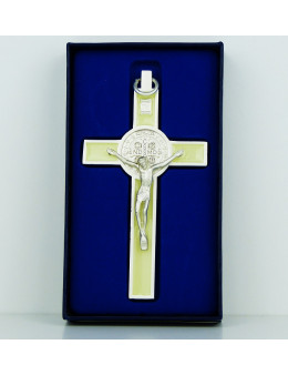 Croix Saint Benoit Métal et émail phosphorescent lumineux