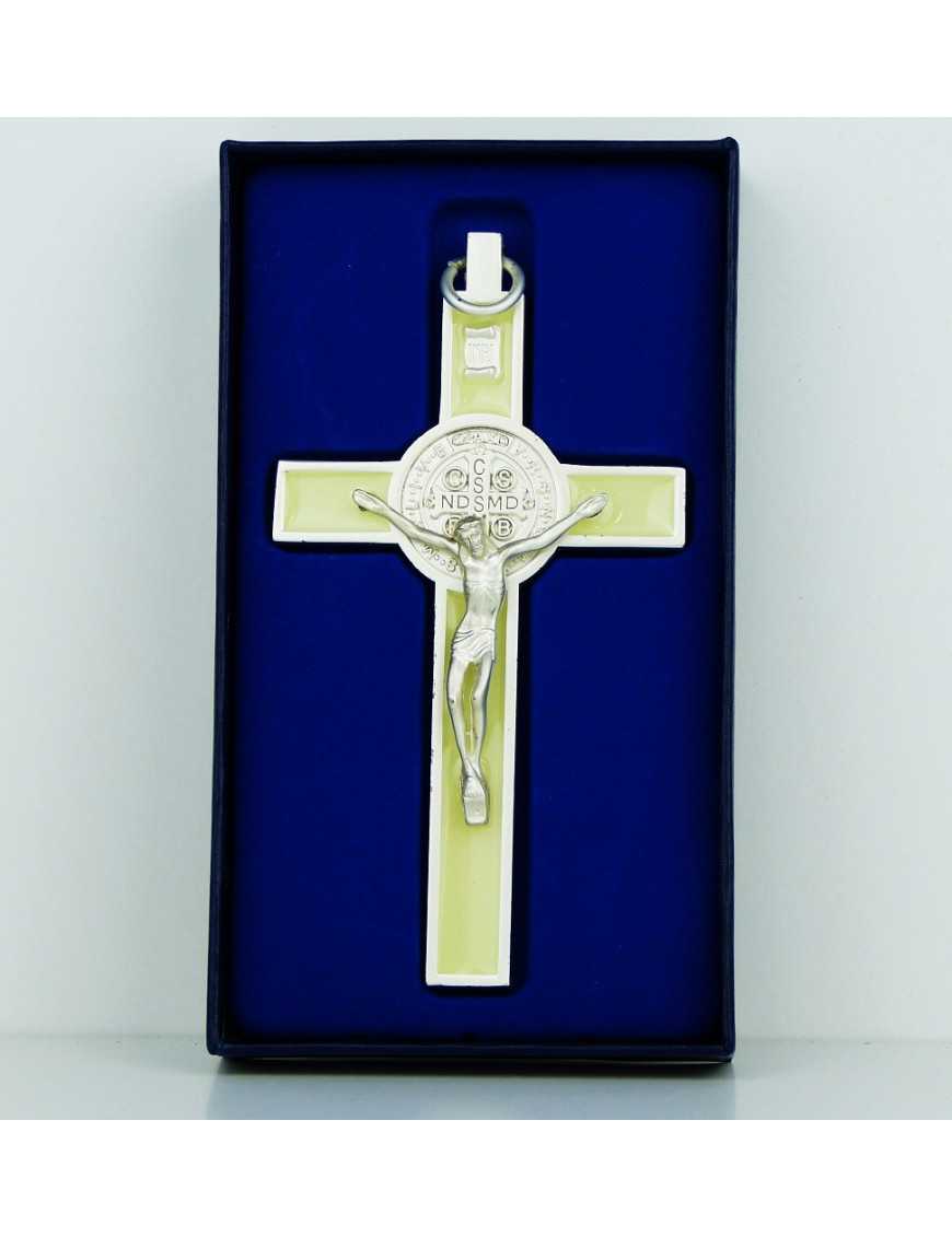Croix Saint Benoit Métal et émail phosphorescent lumineux