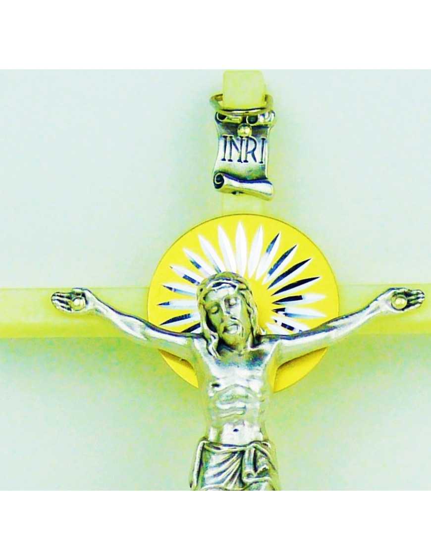 Crucifix plastique lumineux phosphorescent et Christ en métal argenté