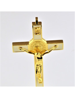 Crucifix sur pied ou calvaire Saint Benoit