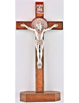 Calvaire Sainte Benoit bois et métal argenté