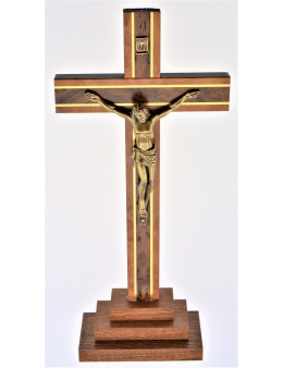 Calvaire ou crucifix avec pied bois foncé 3 marches