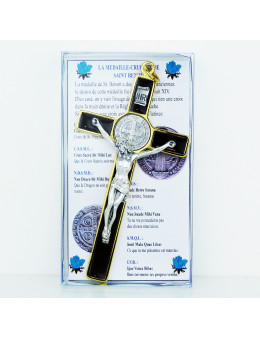 Croix Saint Benoit en métal doré et émail marron