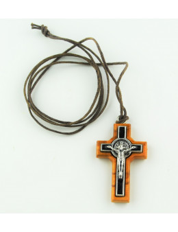 Croix Saint Benoit en bois d'olivier avec cordon